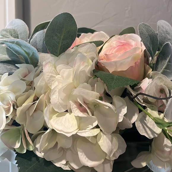 Gorgeous high quality flower arrangement - Picture 13 of 13